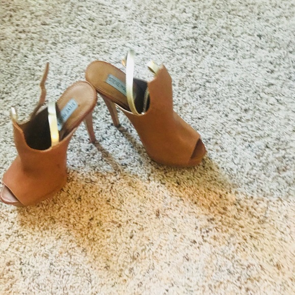 Shoes - Picture 7 of 7